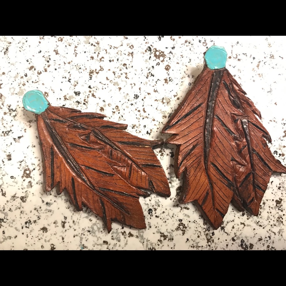 Leather earrings - Picture 2 of 3